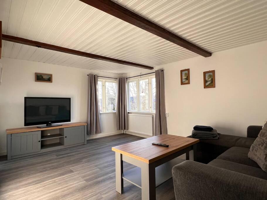Lantlig Villa I Ljungbyhed エクステリア 写真