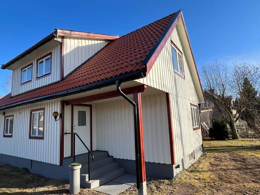 Lantlig Villa I Ljungbyhed エクステリア 写真